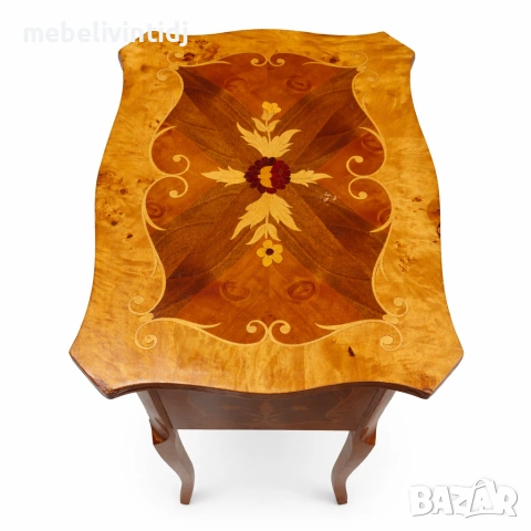 Антикварна нощна масичка в стил Луи XV с интарзия , снимка 3 - Шкафове - 53599395