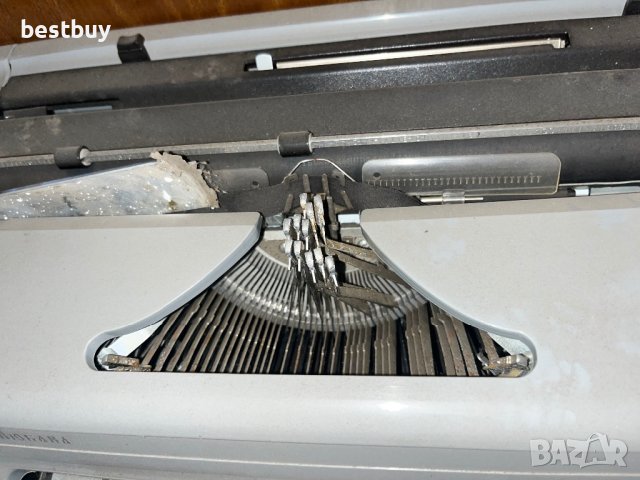 Пишеща машина, снимка 2 - Антикварни и старинни предмети - 42249864