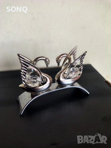 Страхотна Посребрена Фигурка На Двойка Лебеди Със Кристали