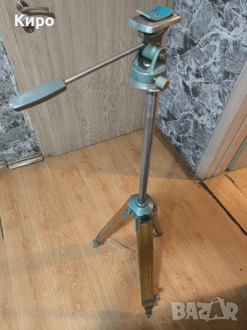 Продавам геодезически стативи и лазерен нивелир, снимка 6 - Други инструменти - 53486766