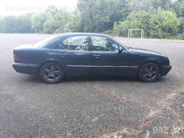 Мерцедес Е270 ръчка2000г дизел , снимка 2 - Автомобили и джипове - 50911377