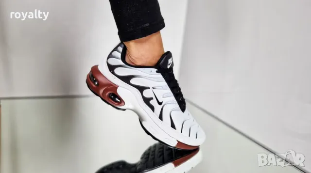 Nike дамски маратонки , снимка 2 - Маратонки - 49211437