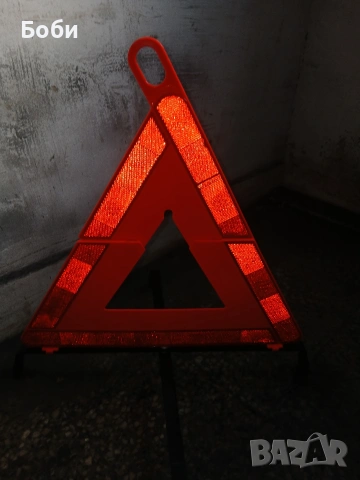 Оргинален триъгълник мерцедес w203 седан , снимка 13 - Аксесоари и консумативи - 53844003