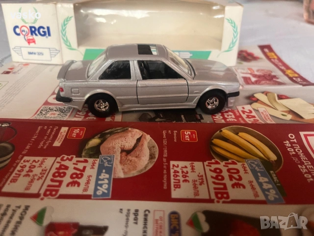Английско Корги BMW 1:43, снимка 8 - Колекции - 53247150