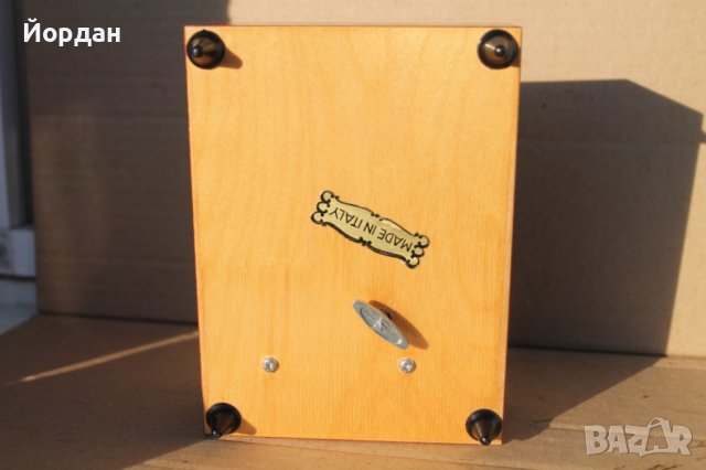 Дървена музикална кутия за бижута с латерна, снимка 5 - Антикварни и старинни предмети - 44435813