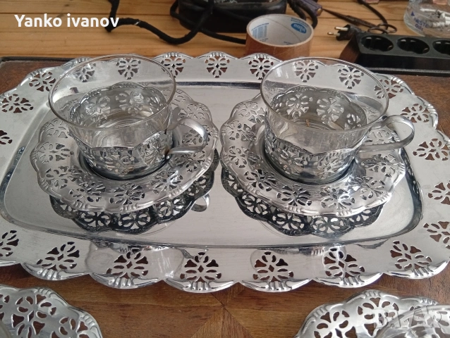 Сервиз чашки и табла