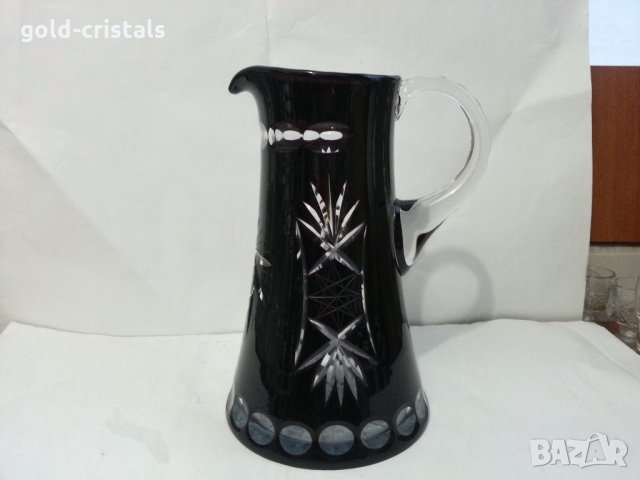 Голяма кристална кана ваза цветен червен кристал, снимка 1 - Антикварни и старинни предмети - 34804564