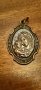 Посребрен медальон Богородица и Младенеца , снимка 1 - Колиета, медальони, синджири - 39988979