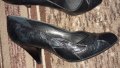 Елегантни черни италиански обувки с ток, снимка 1 - Дамски обувки на ток - 22061220