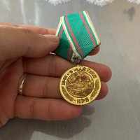 Три медала, снимка 1 - Антикварни и старинни предмети - 42395225
