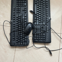 2 бр клавиатури е 1бр мишка, снимка 1 - Клавиатури и мишки - 44934769