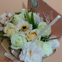 Кутия книга със тринайсет нежни сапунени цветя , снимка 3 - Подаръци за жени - 40950994
