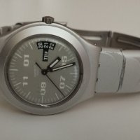 Часовник Swatch, снимка 1 - Детски - 41619342