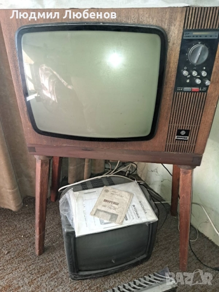 Стари телевизори единият е Мургаш , снимка 1