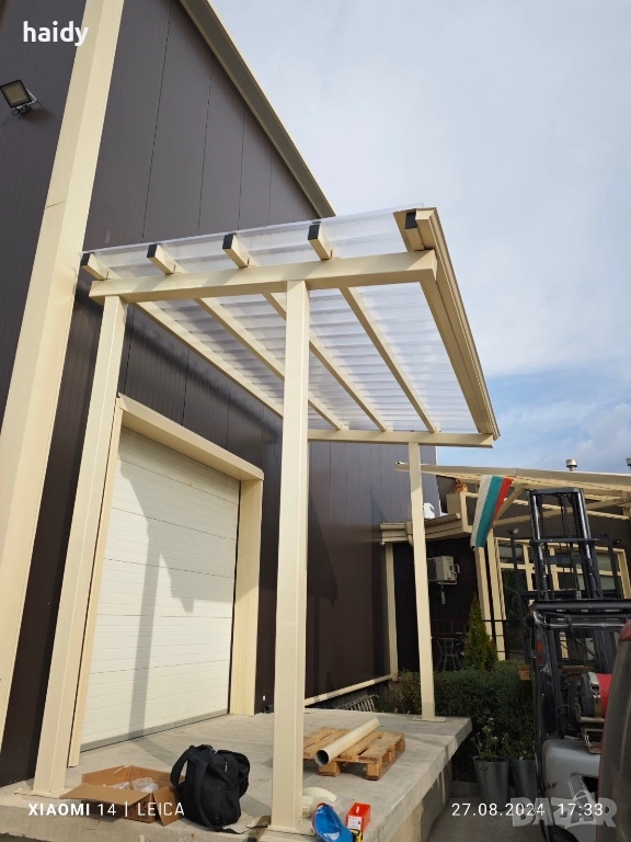 Навеси от метални конструкции с поликарбонат и сандвич панел , снимка 1