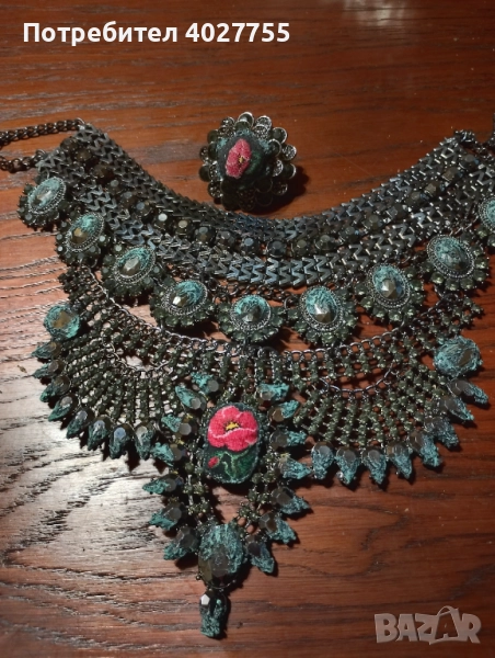 Колие и пръстен с ръчно ушит гоблен , снимка 1