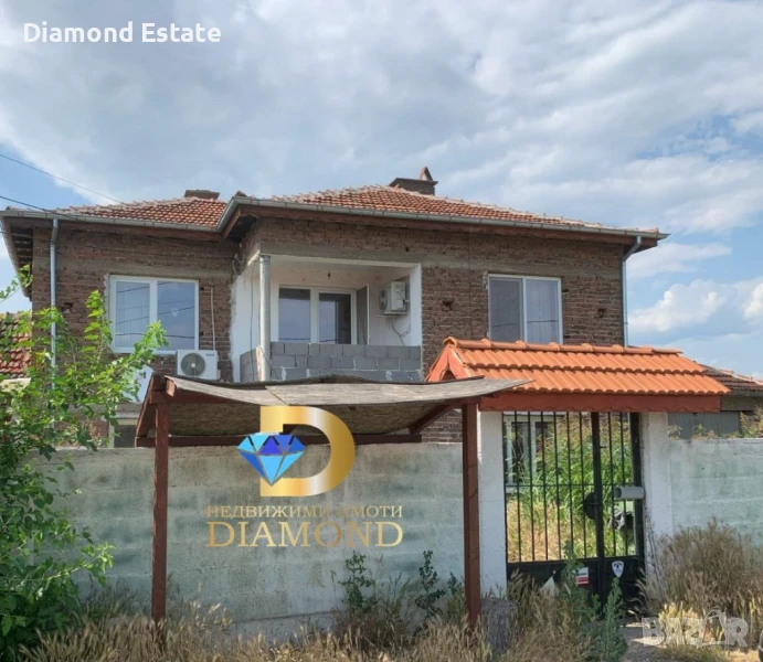 Двуетажна къща в село Градина общ. Първомай, снимка 1