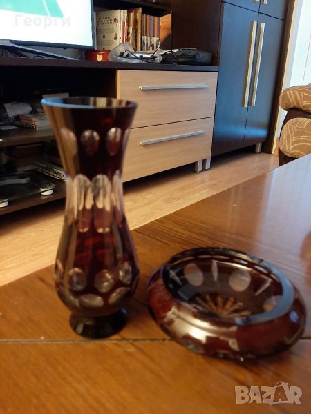 Ваза и пепелник червен кристал винтидж, снимка 1