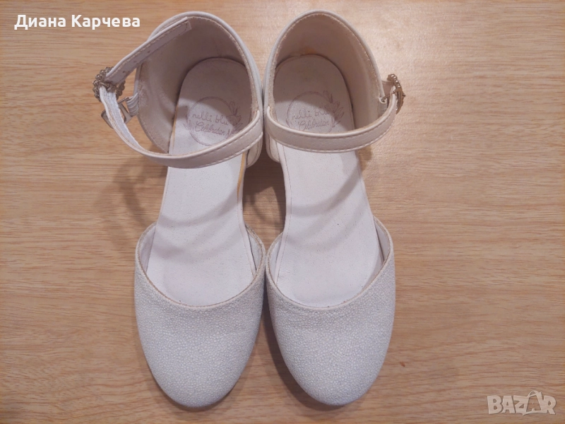 Продавам бели официални детски обувки за момиче размер 31, снимка 1