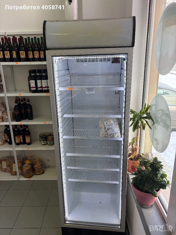 Хладилна витрина, снимка 1