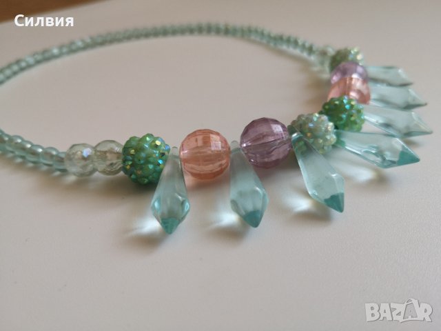 колие неразличимо отново имитиращо чешки камъни, снимка 2 - Колиета, медальони, синджири - 41443618