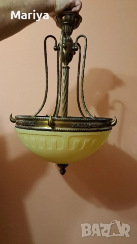 Масивен абажур за таван