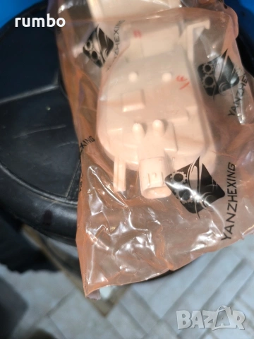 Продавам чисто нов, десен мигач за огледалото на Хонда ЦРВ 3 , снимка 3 - Части - 53519278