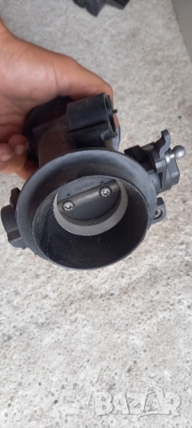 Дроселова клапа Dacia Sandero (2008-2012) , снимка 2 - Части - 51949575