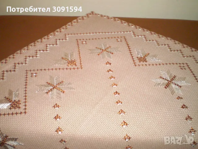 Ръчно бродирана  памучна покривка каре, снимка 4 - Покривки за маси - 49441921