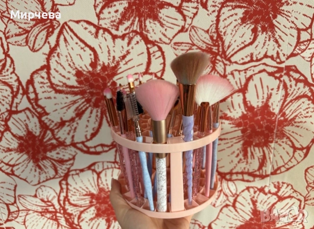 Голям лот чисто нови четки за грим и поставка около 50бр