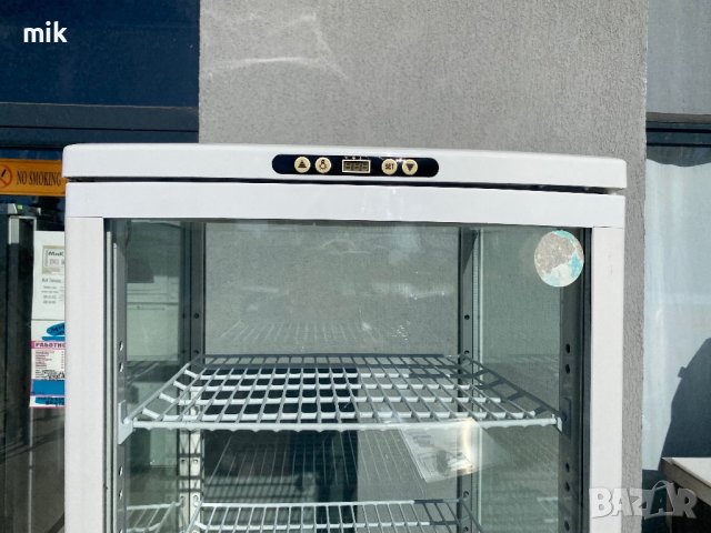Хладилна витрина за торти, снимка 3 - Хладилни витрини и фризери - 42595530