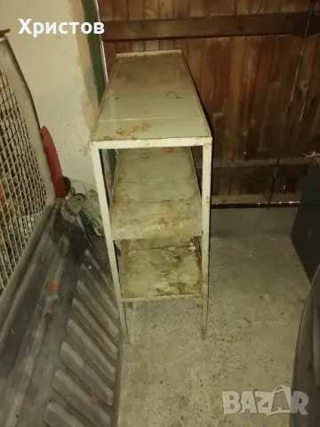 Продавам железен рафт