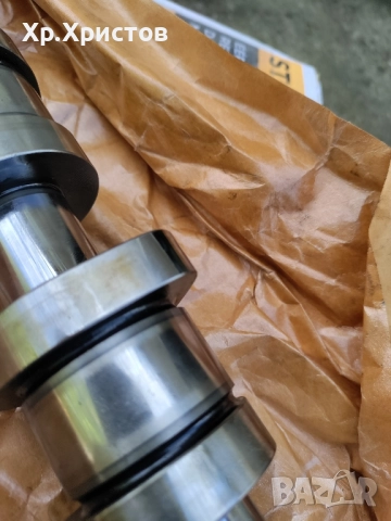 разпределителен вал 105 кона голф, снимка 2 - Части - 49718758