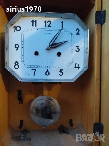 Стенен часовник янтар работещ перфектно запазен, снимка 4 - Стенни часовници - 34308181