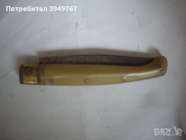 Интересна стара ножка.