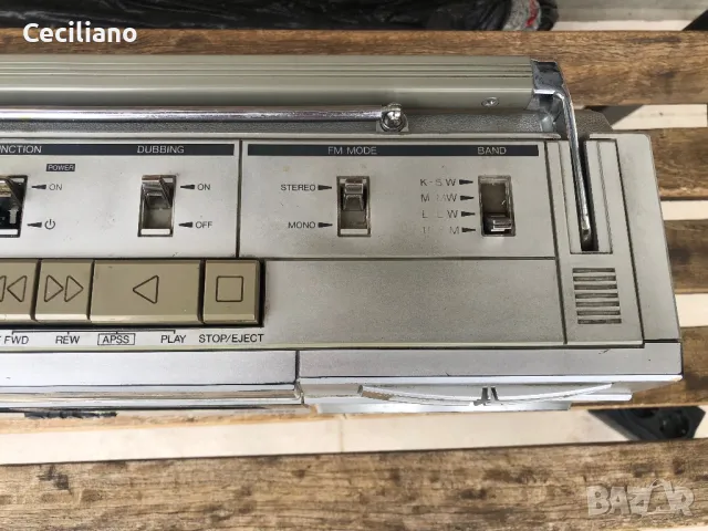 Радиокасетофон Sharp GF 450-за ремонт!, снимка 13 - Радиокасетофони, транзистори - 50165146