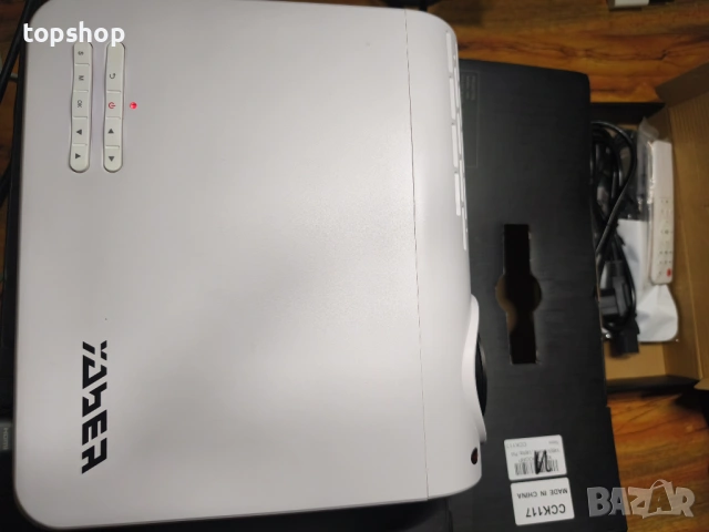 Чисто нов Full HD, проверен с перфектна картина Проектор YABER Y30 – 1080p Native, 9500L, 4D Keyston, снимка 2 - Плейъри, домашно кино, прожектори - 53774803