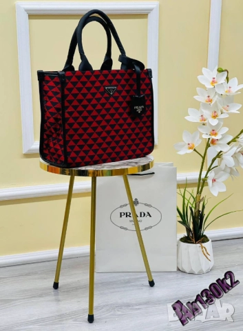 чанти prada, снимка 3 - Чанти - 51442325
