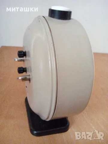 Механичен часовник будилник Янтар JNTAR, снимка 2 - Антикварни и старинни предмети - 48576373