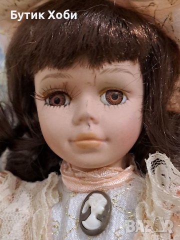 Колекционерска порцеланова кукла, снимка 5 - Колекции - 38762714