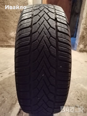 Продавам 1 брой зимна гума 205.60.16 дот 2019 Semperit, снимка 2 - Гуми и джанти - 52055365