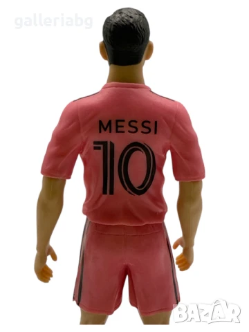 Фигура Меси с екип на Inter Miami – с кутия и стойка Messi, снимка 5 - Фигурки - 51261270