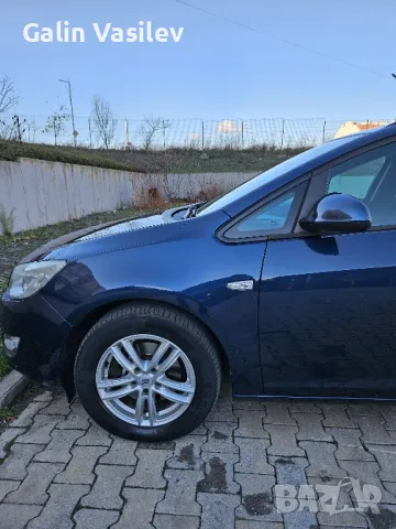 Opel Astra J 1.7 CDTI/110 Start-Stop sistem, снимка 17 - Автомобили и джипове - 48087996