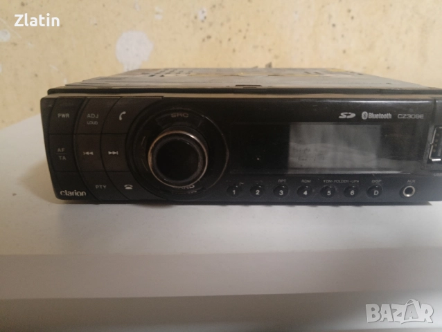 Clarion Радио с Bluetooth и USB, снимка 2 - Аксесоари и консумативи - 52003928
