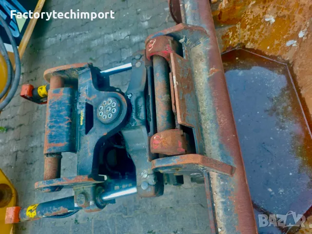 Накланяща се кофа с бързосменник OilQuick OQ70/55 и адаптер Lehnhoff 12-25т., снимка 4 - Индустриална техника - 50310546