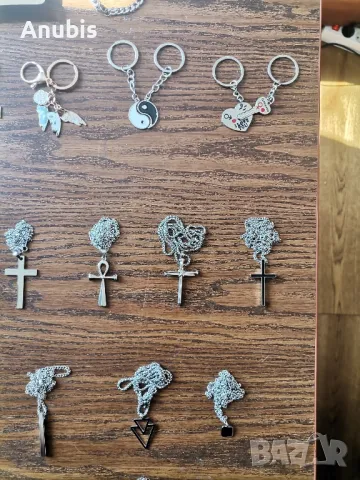 гердани гривни медалиони кличодържатели кръстове , снимка 3 - Бижутерийни комплекти - 49594870