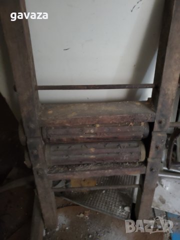 Стара мелачка за грозде дървена 1902