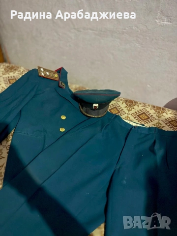 Пълен комплект парадна офицерска униформа БНА - Капитан / Артилерия + Юбилеен медал