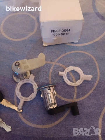 Комплект цилиндри за ключалки 7701468981 за Renault Megane Scenic Clio Thalia НОВИ, снимка 2 - Части - 51352462