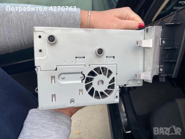 Радио CD плеър Mercedes C-Class W204. 2012, снимка 4 - Аксесоари и консумативи - 52510416